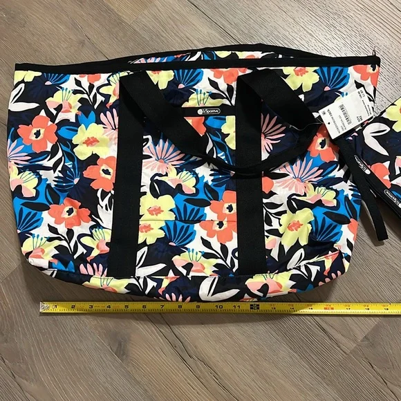 LeSportsac Alameda 3901 East/West Tote Bag and Pouch Set NWT - Picture 7 of 13